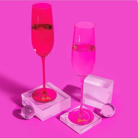 Barbie X Dragon Champagne Flutes - Picture 5 of 8